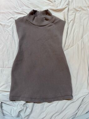 Zara Sleeveless Mock Neck Top in Taupe Gray